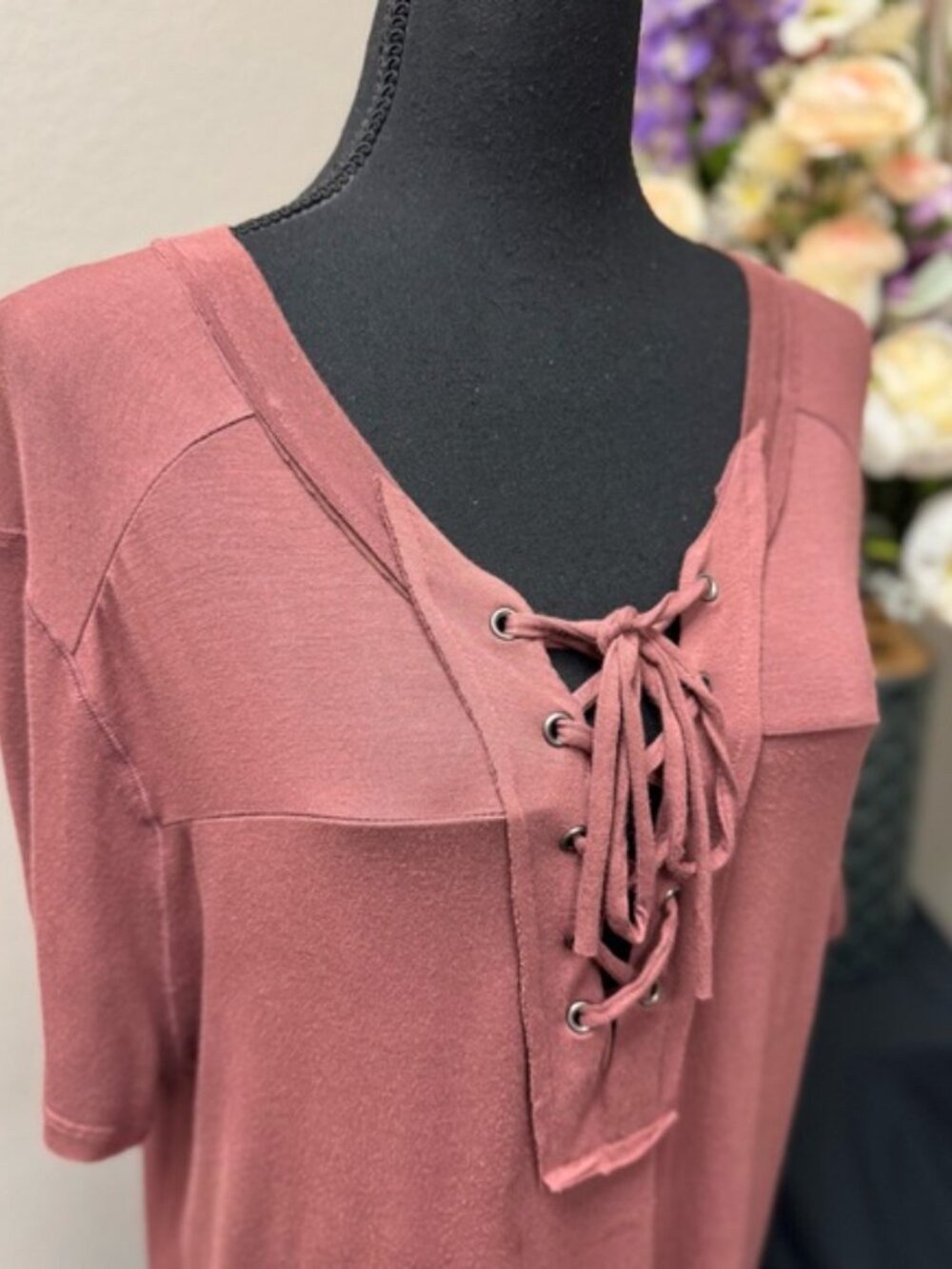 BKE Dusty Rose Lace-Up Top M Boho Raw Edge Soft Stretch Festival Cottagecore - Picture 3 of 11